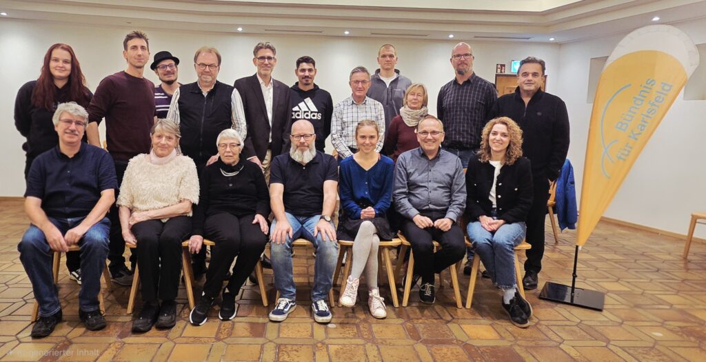 Bei der Aufstellungsversammlung anwesende Gemeinderatskandidatinnen und -kandidaten des Bündnis für Karlsfeld